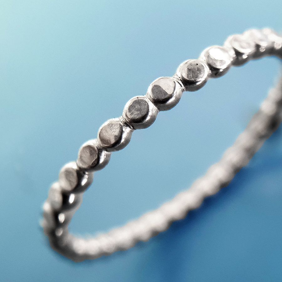 anillo dots macro