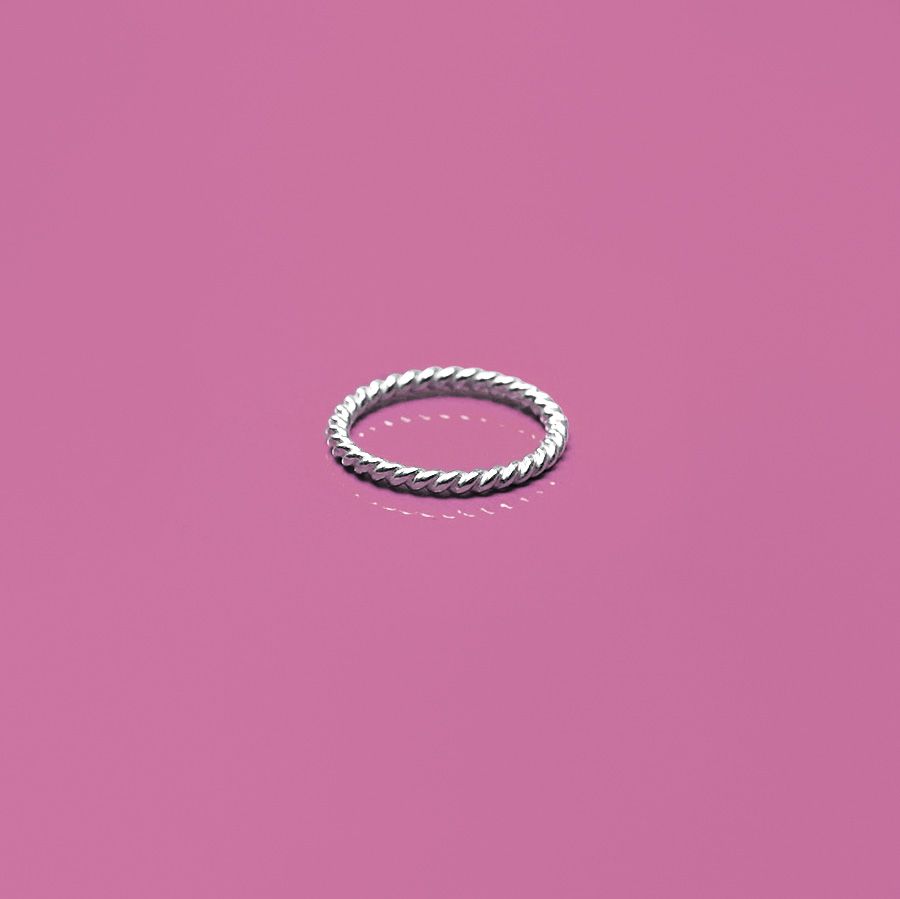 Aro para colgante de plata Braid HOOP. Aro de plata trenzado para colgante. Diseño romántico, clásico y tierno.